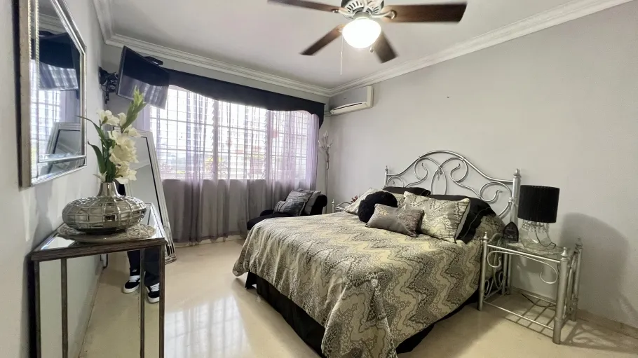 Quadruplex For Sale in Altos del Chase