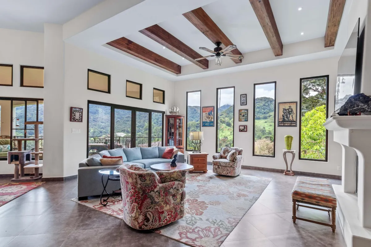 Elegante propiedad amueblada de 4 habitaciones en Boquete