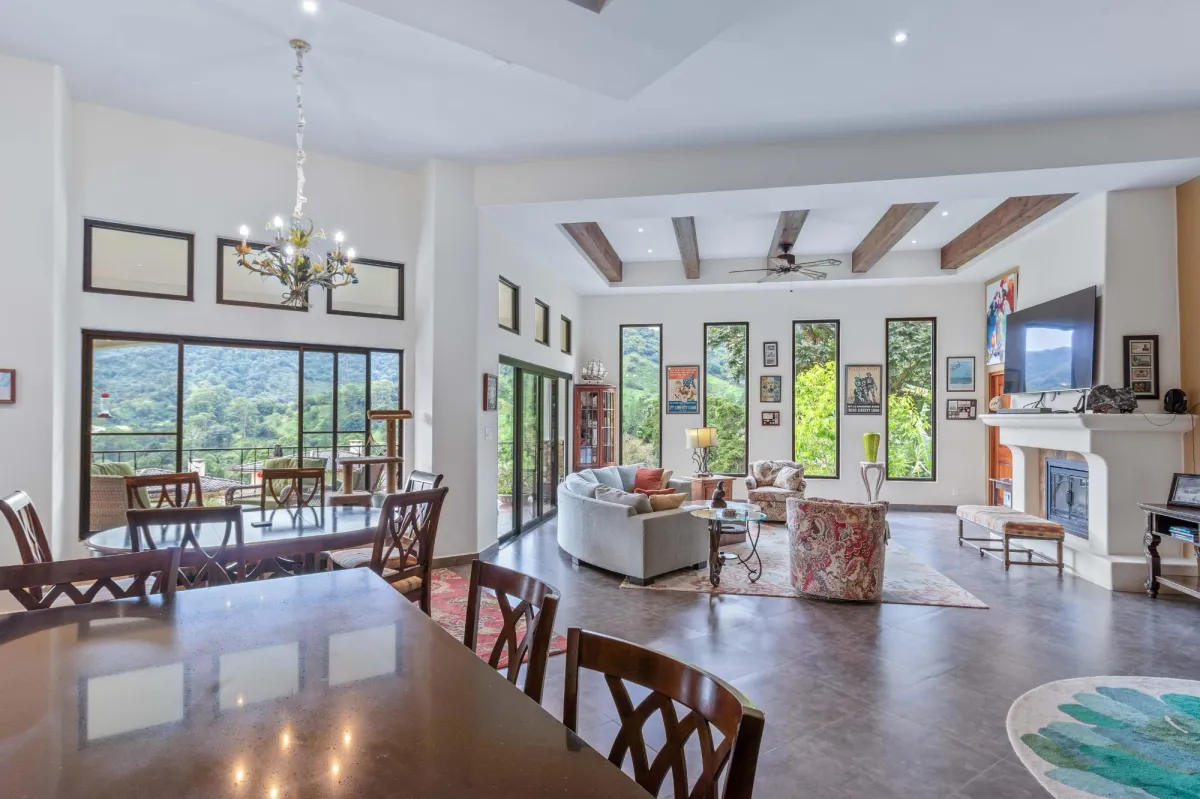 Elegante propiedad amueblada de 4 habitaciones en Boquete
