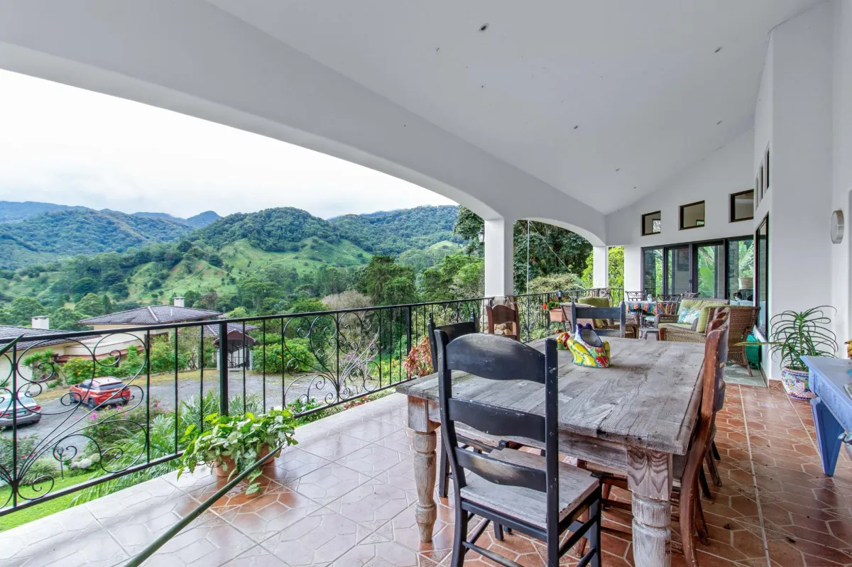 Elegante propiedad amueblada de 4 habitaciones en Boquete