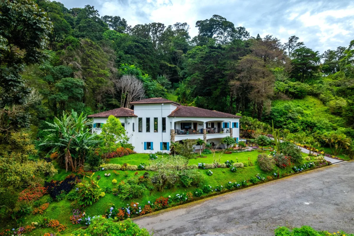 Elegante propiedad amueblada de 4 habitaciones en Boquete