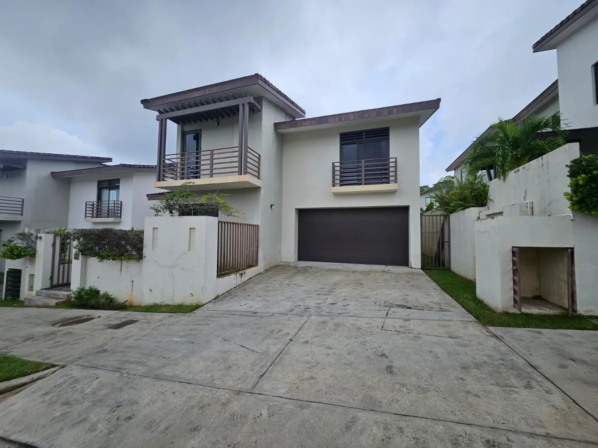 Se Vende Casa en PH Nativa, Reposeída