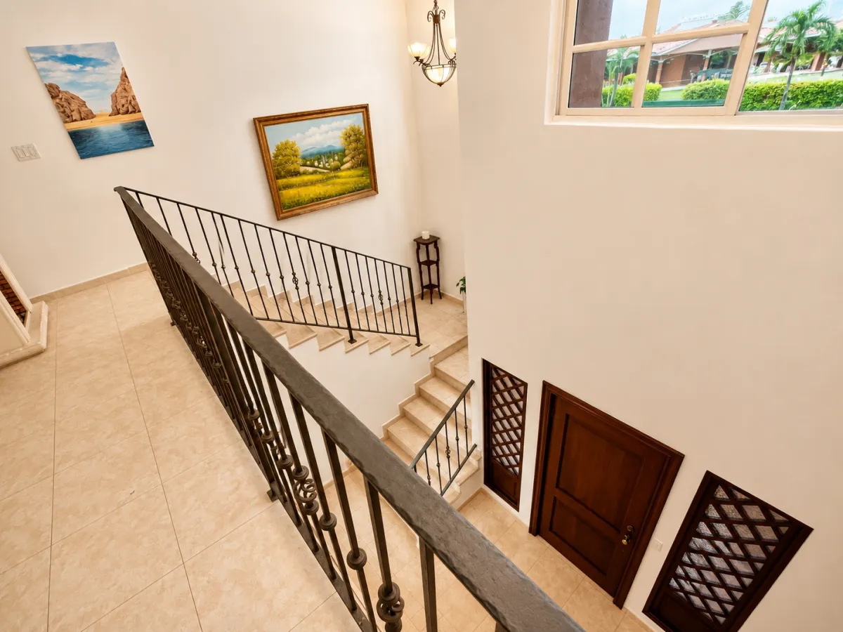 Venta de Casa Unifamiliar en Palmeras del Este, Costa del Este REMODELADA