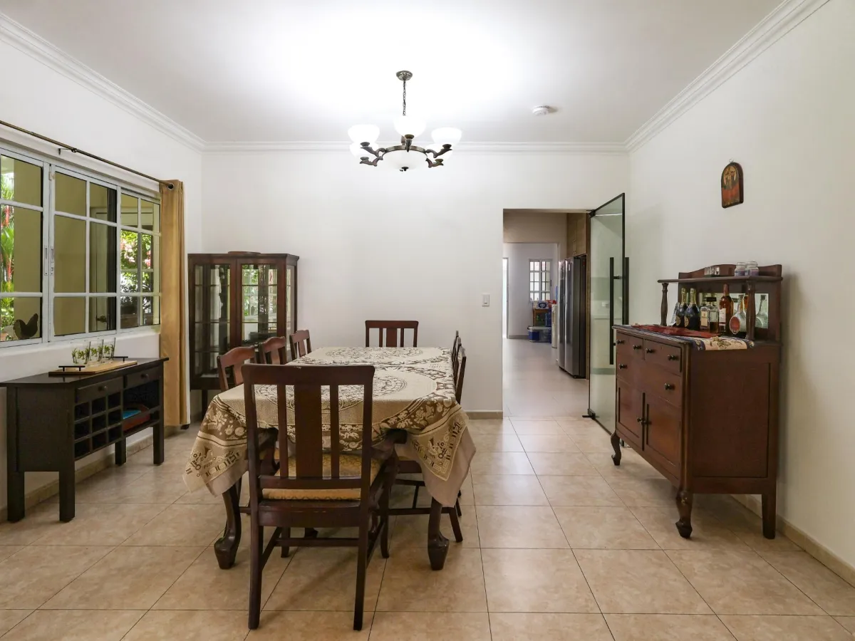 Venta de Casa Unifamiliar en Palmeras del Este, Costa del Este REMODELADA