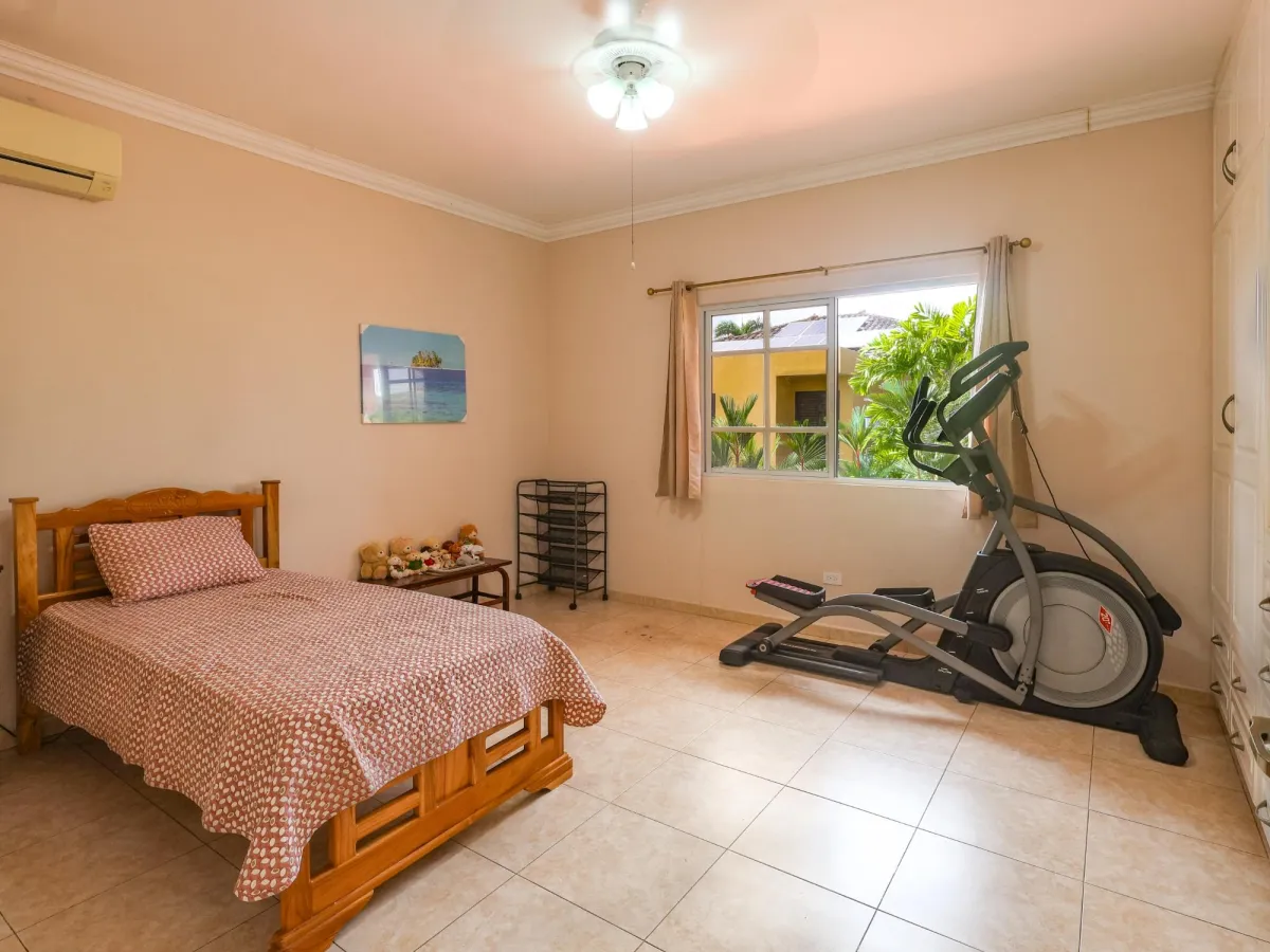 Venta de Casa Unifamiliar en Palmeras del Este, Costa del Este REMODELADA