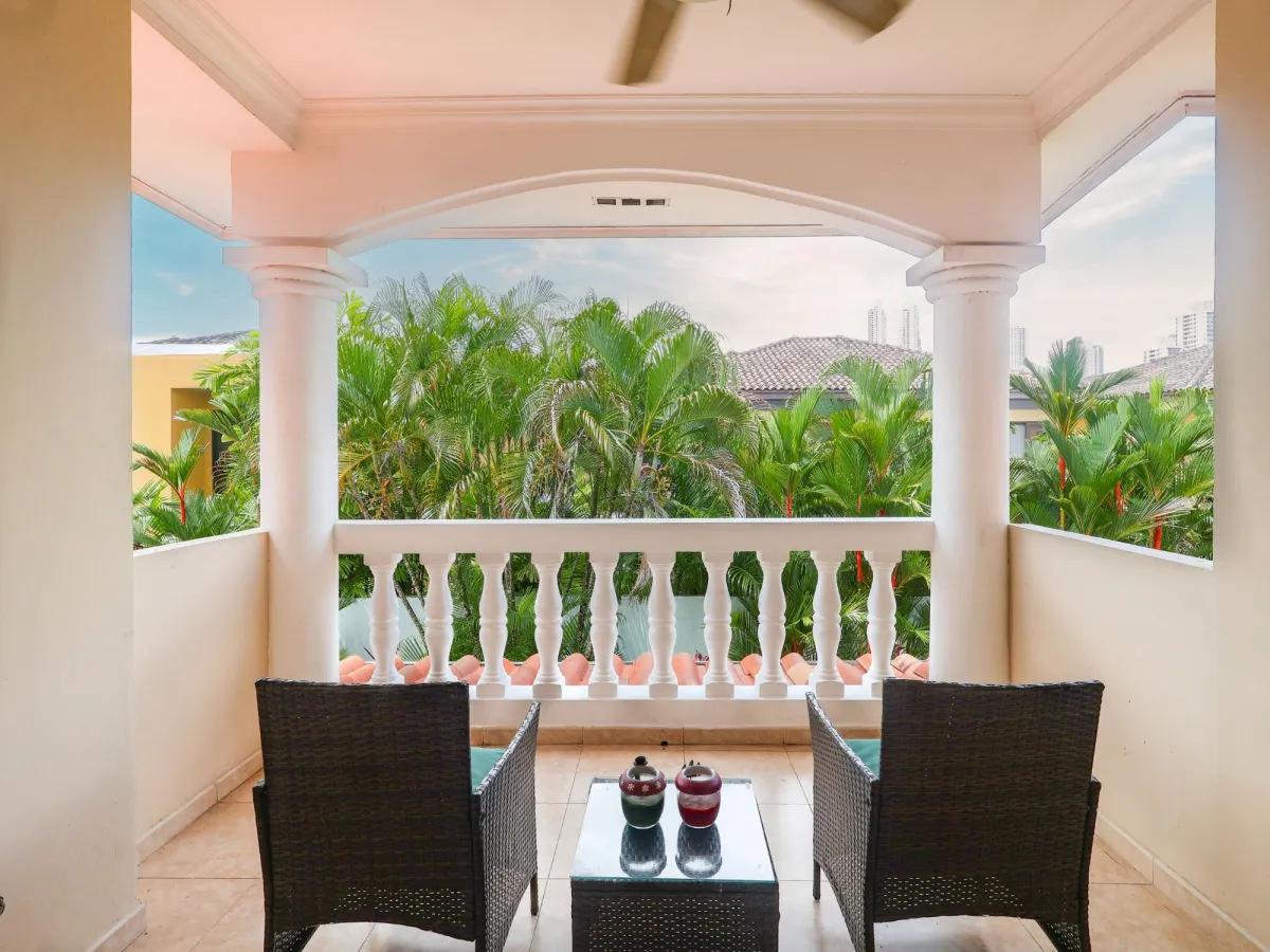 Venta de Casa Unifamiliar en Palmeras del Este, Costa del Este REMODELADA