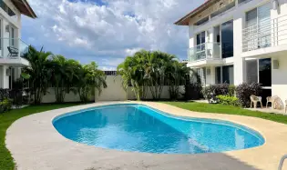Venta y alquiler en PH Paraiso Village VIP.