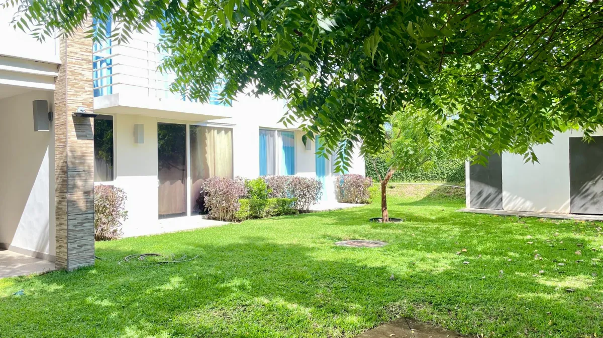 Venta y alquiler en PH Paraiso Village VIP.