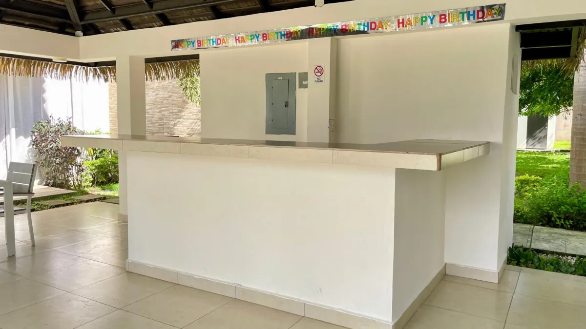 Venta y alquiler en PH Paraiso Village VIP.