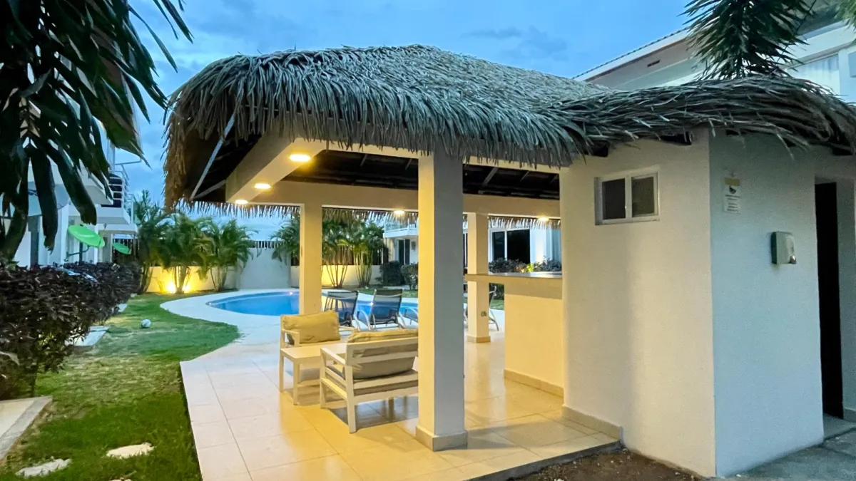 Venta y alquiler en PH Paraiso Village VIP.