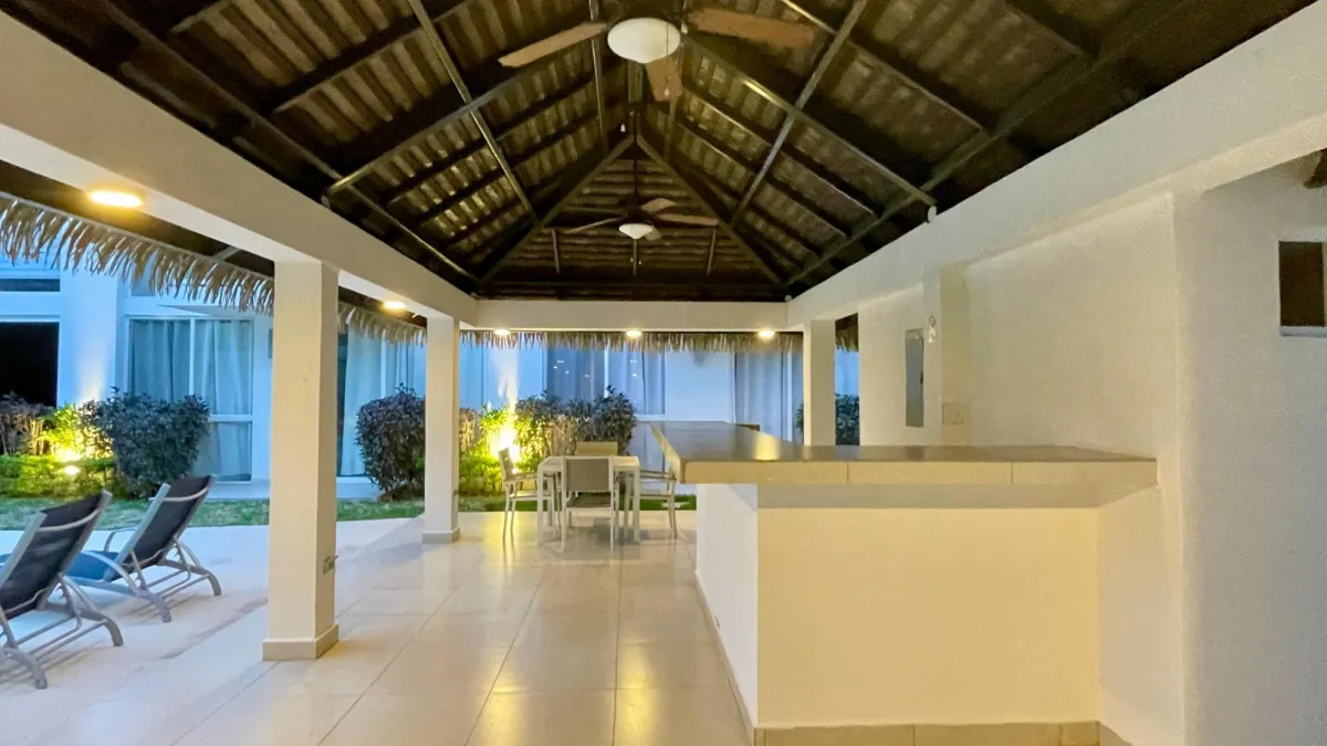 Venta y alquiler en PH Paraiso Village VIP.