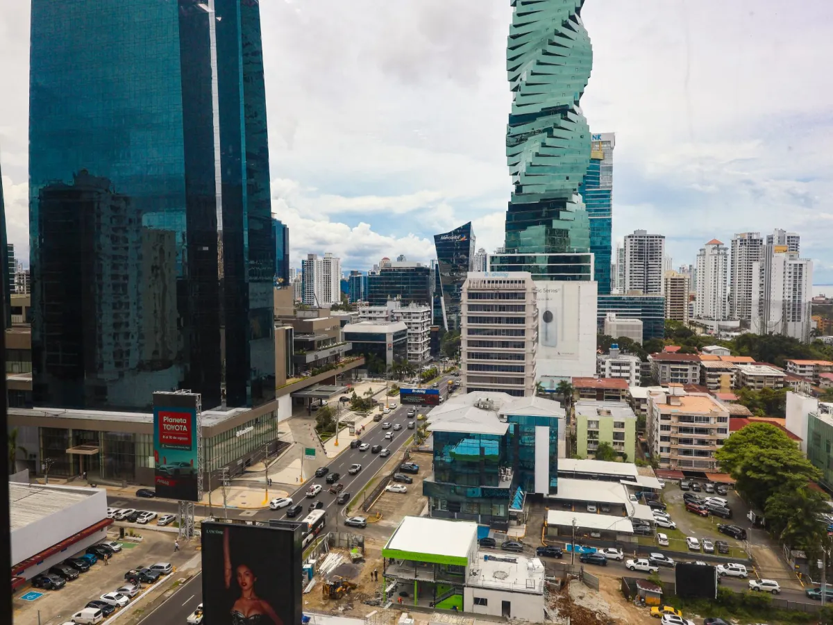 Office Floor for Rent Calle 50 PH Plaza 2,000