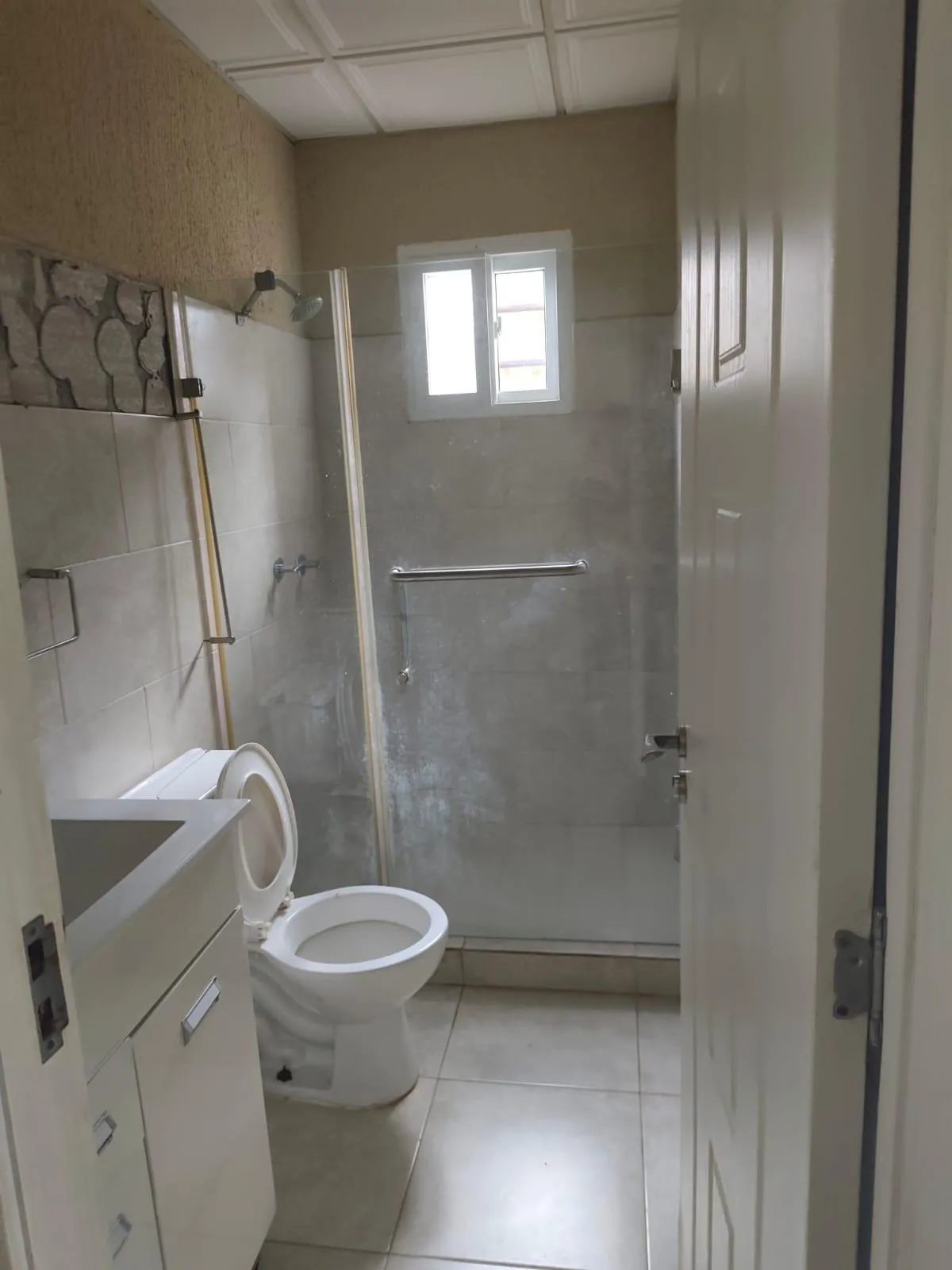 BANCO VENDE CASA EN RESIDENCIAL EL LIMÓN CHORRERA