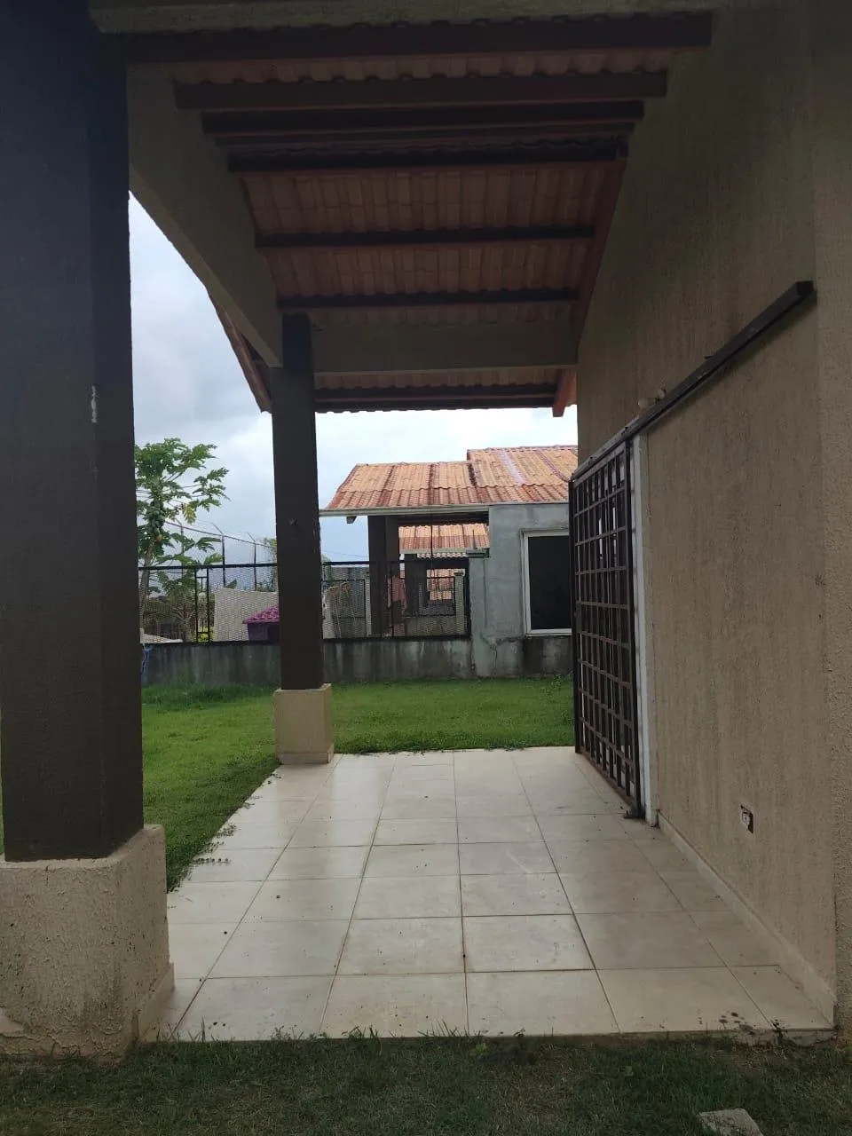 BANCO VENDE CASA EN RESIDENCIAL EL LIMÓN CHORRERA