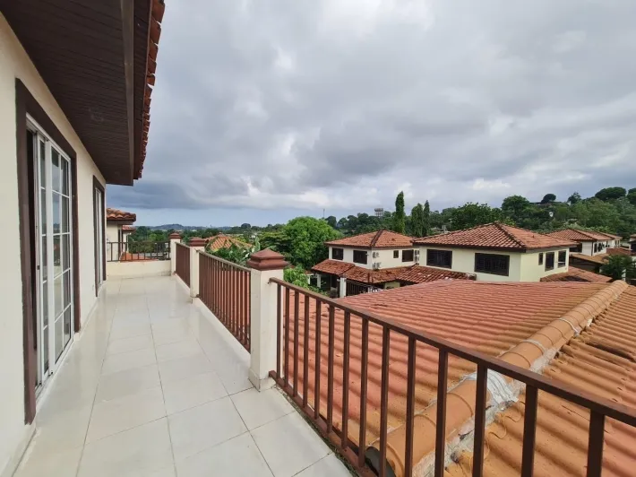 HOUSE FOR SALE PH MIRADOR DEL LAGO