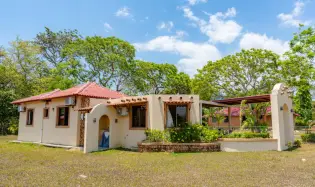 Country House in Anton Cocle
