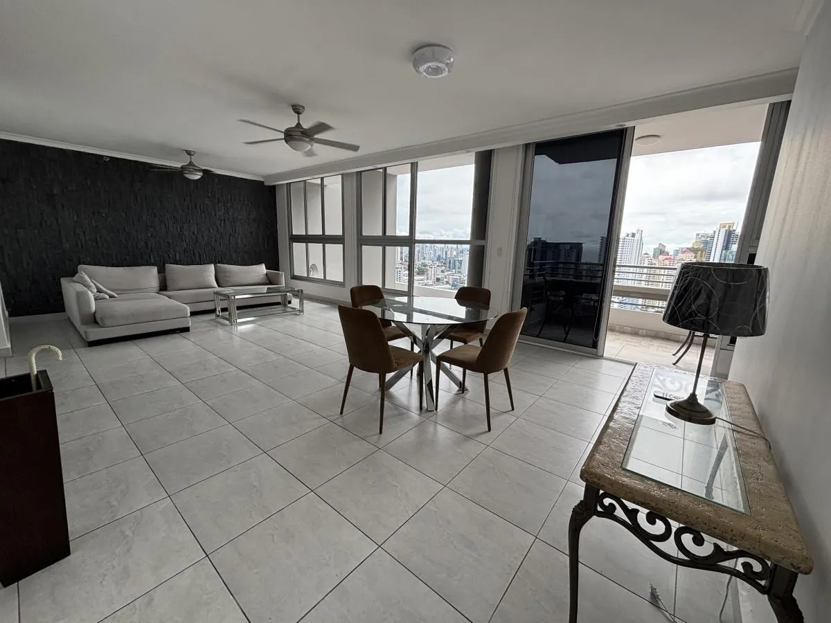Junior Penthouse for sale in Luxor 100