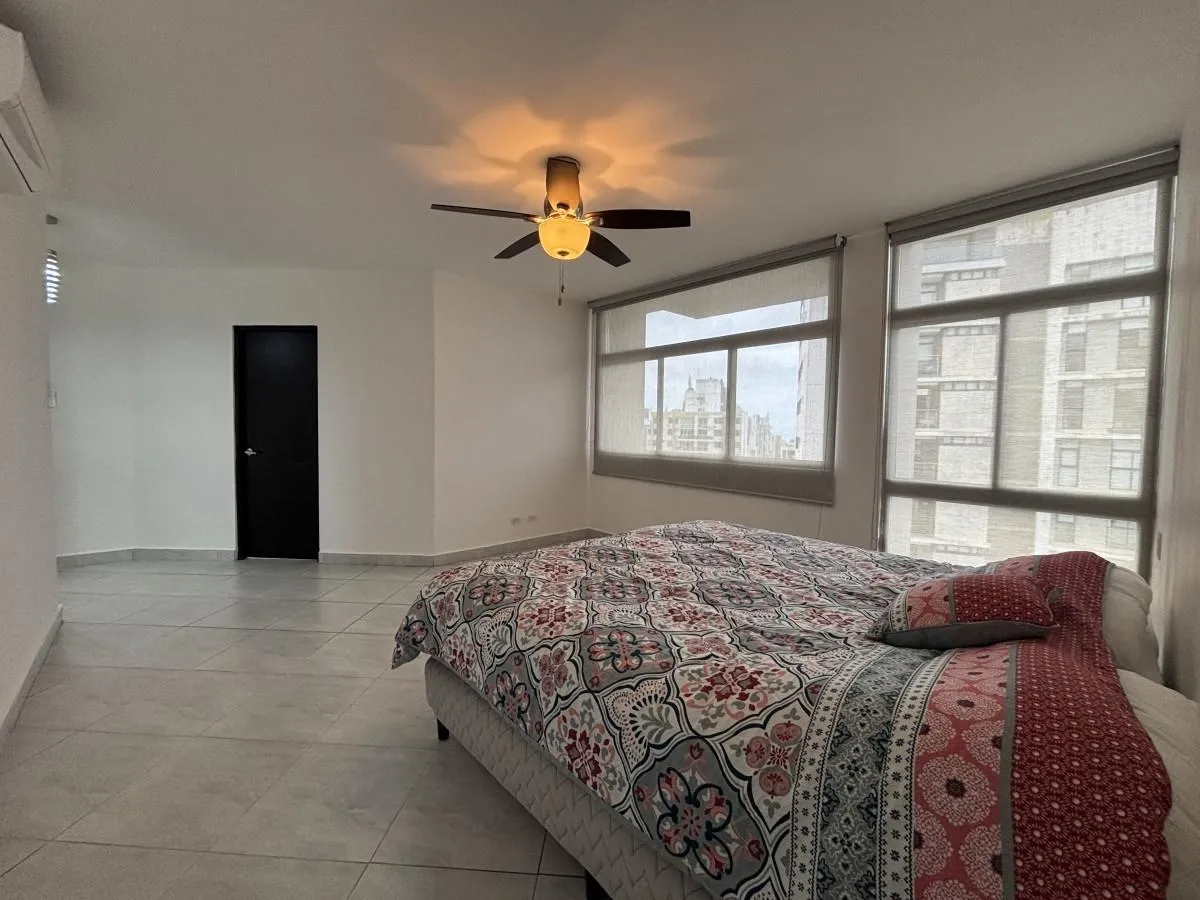 Junior Penthouse for sale in Luxor 100