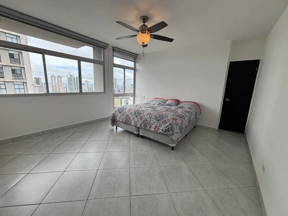 Junior Penthouse for sale in Luxor 100