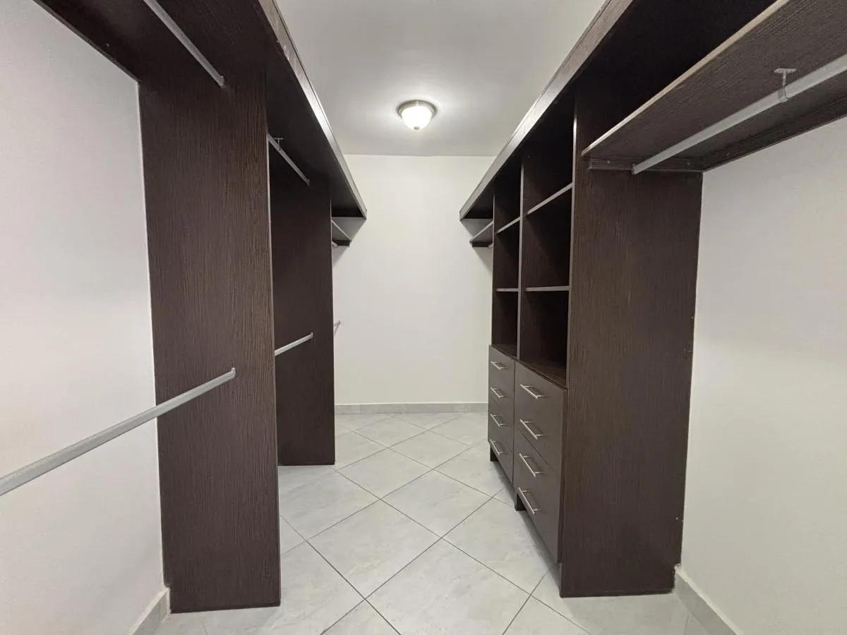 Junior Penthouse for sale in Luxor 100