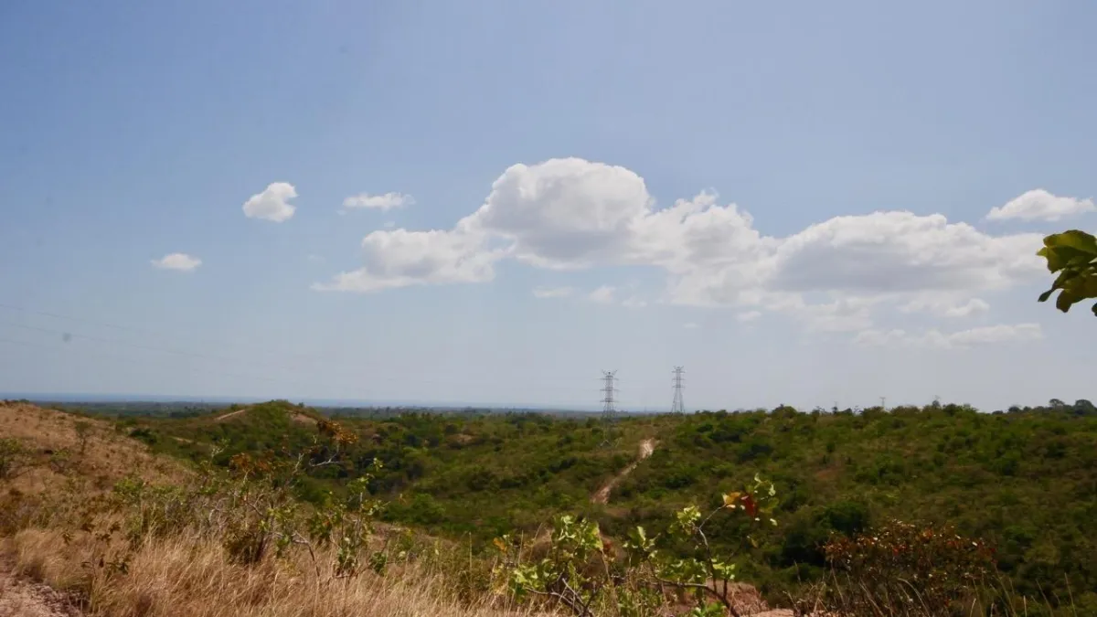 7.5 HECTARES LAND, OCEAN AND MOUNTAINS VIEWS