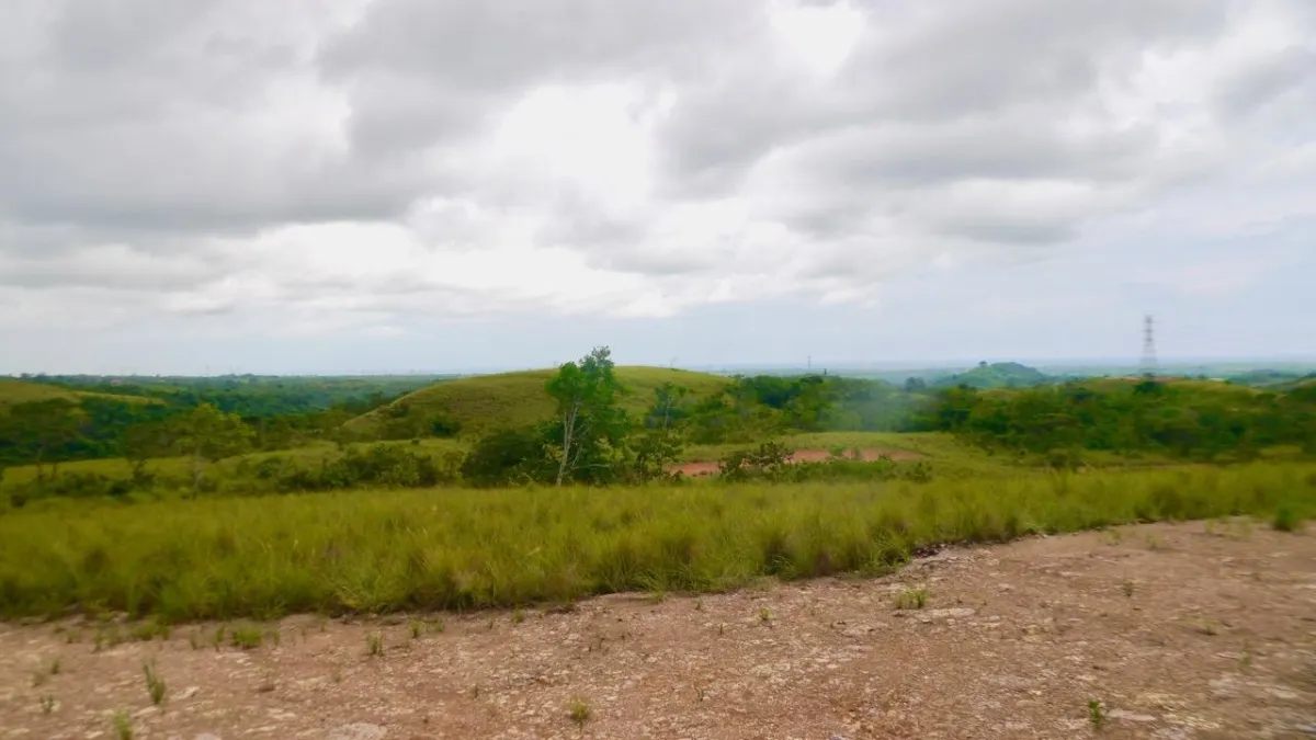7.5 HECTARES LAND, OCEAN AND MOUNTAINS VIEWS