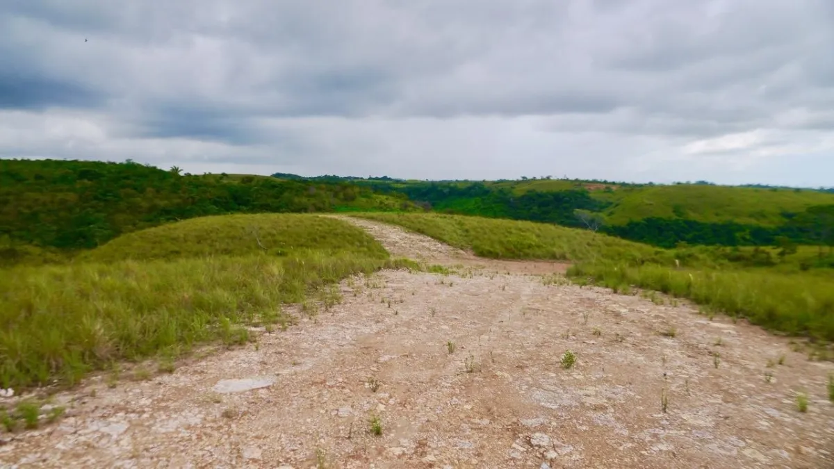 7.5 HECTARES LAND, OCEAN AND MOUNTAINS VIEWS