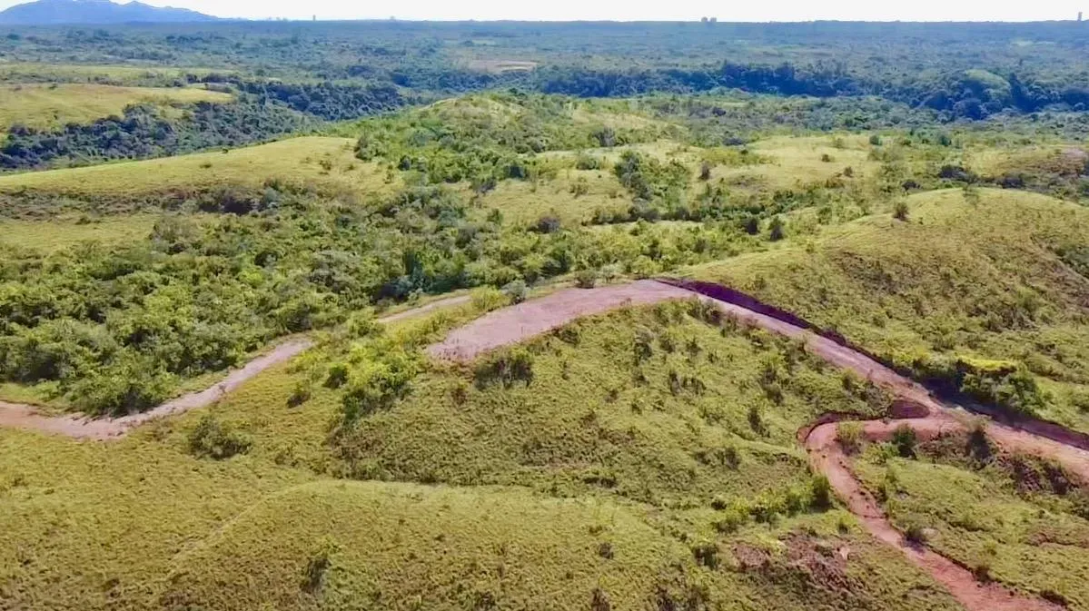 7.5 HECTARES LAND, OCEAN AND MOUNTAINS VIEWS