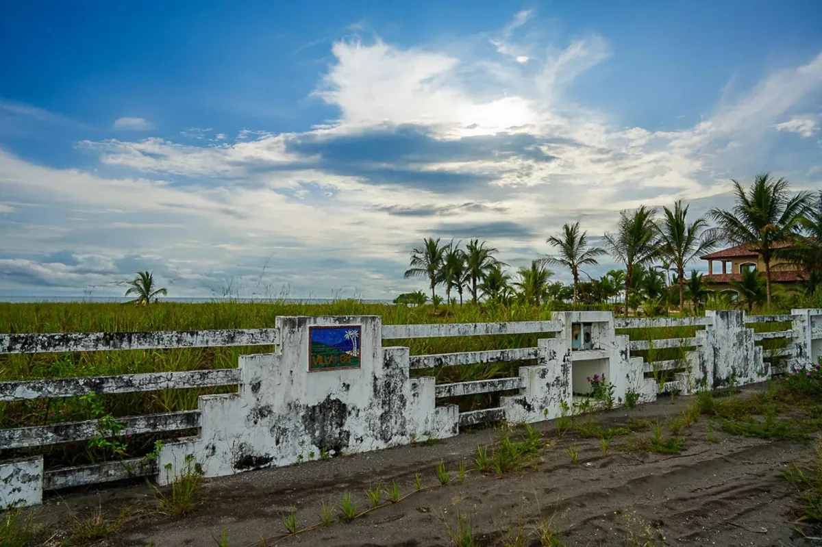 Lote frente al mar en venta