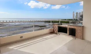 Apartment for sale in Coco del Mar Oceanfront
