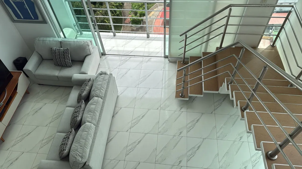 Apartment For Sale in Vía Argentina