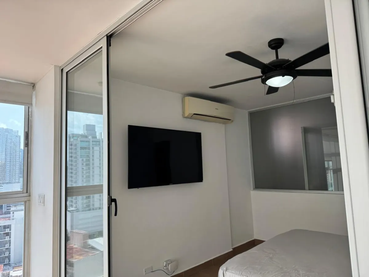 Apartment For Sale in Vía Argentina