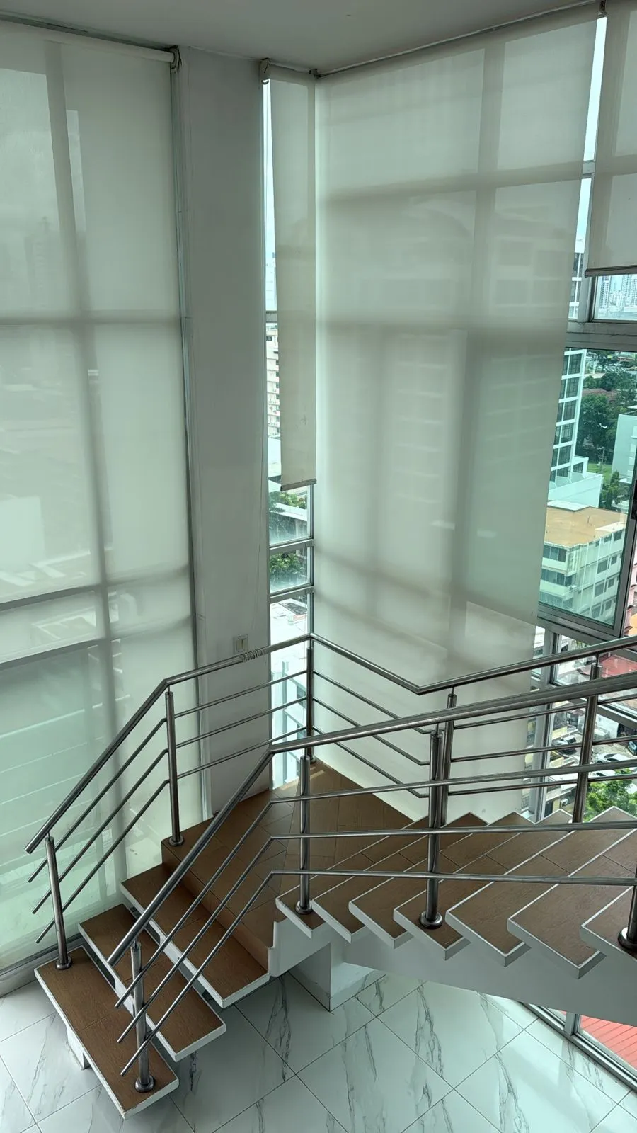 Apartment For Sale in Vía Argentina