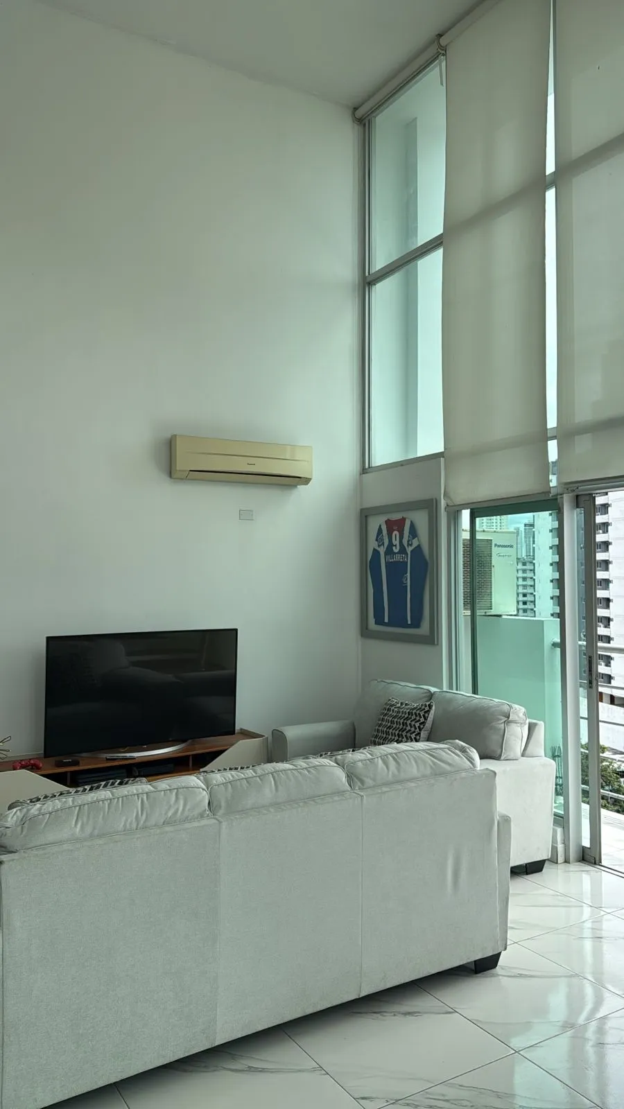 Apartment For Sale in Vía Argentina