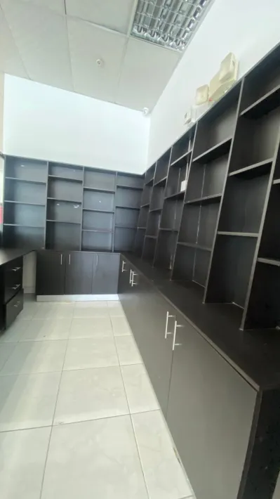 For sale/Rent -Commercial space-Plaza Conquistador