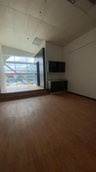 For sale/Rent -Commercial space-Plaza Conquistador