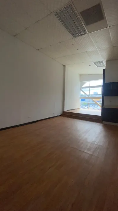 For sale/Rent -Commercial space-Plaza Conquistador