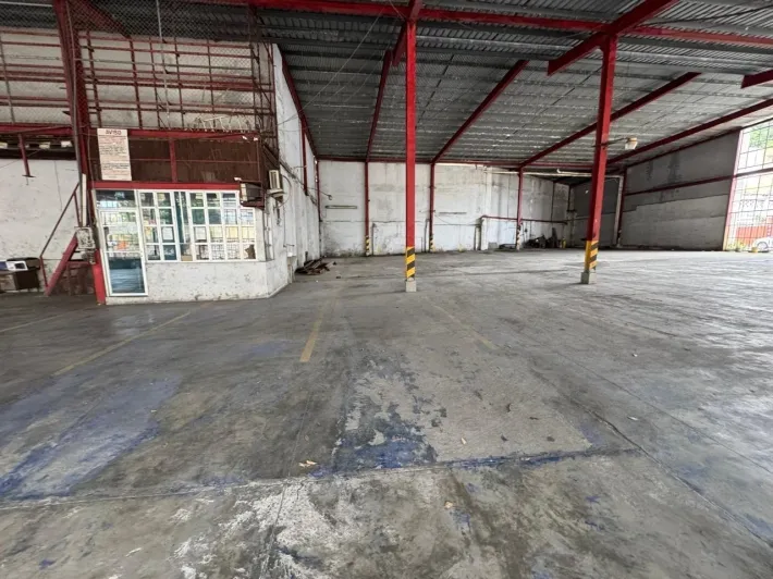 Commercial Warehouse for Sale located in Santa ana