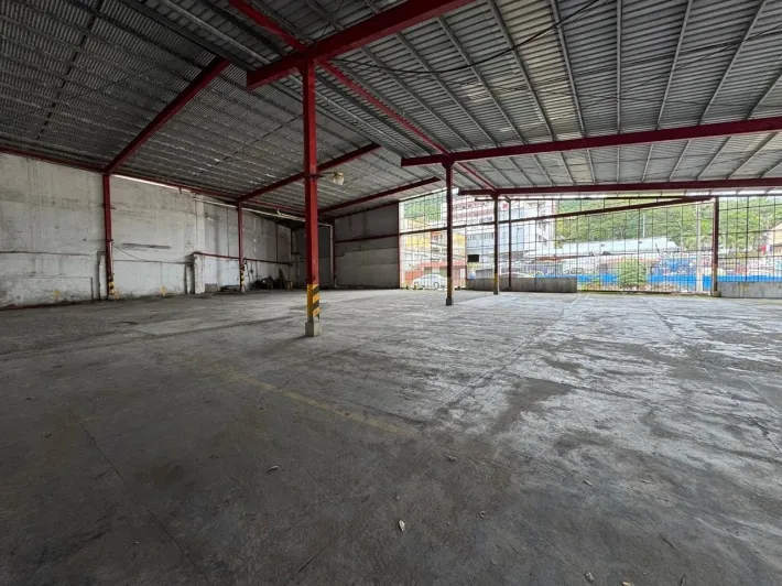 Commercial Warehouse for Sale located in Santa ana