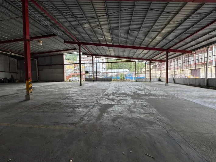 Commercial Warehouse for Sale located in Santa ana