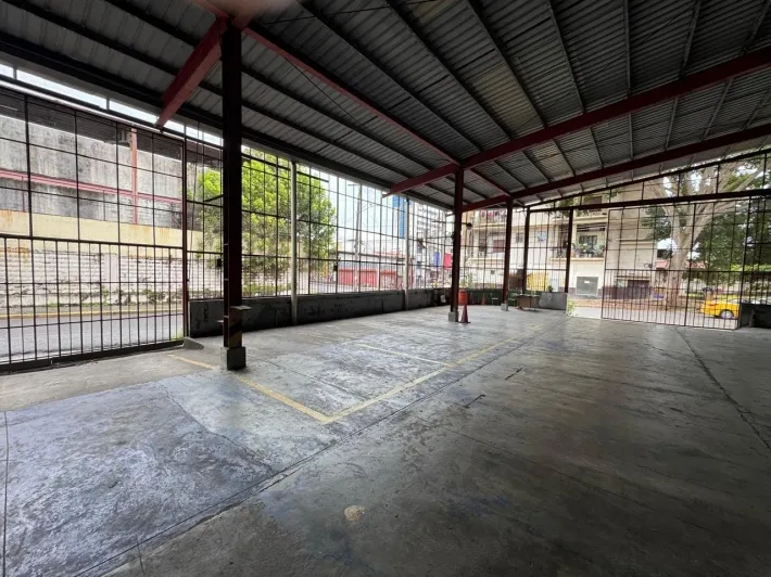 Commercial Warehouse for Sale located in Santa ana