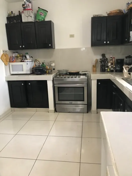 Cornered house for sale in San Carlitos (David)