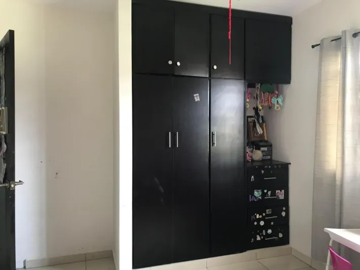 Cornered house for sale in San Carlitos (David)