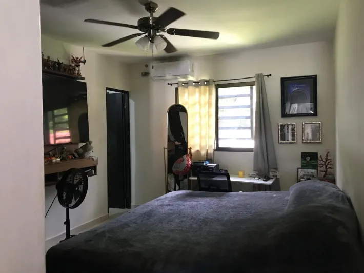 Cornered house for sale in San Carlitos (David)