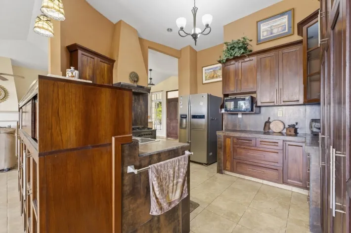 Refined Equestrian Retreat in Potrerillos Rovira