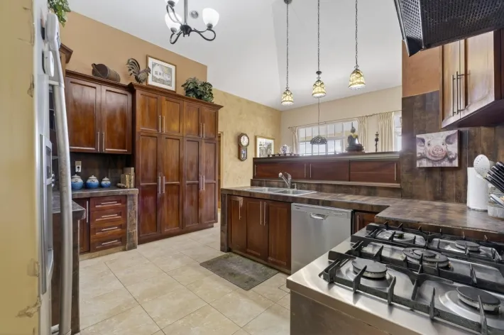 Refined Equestrian Retreat in Potrerillos Rovira