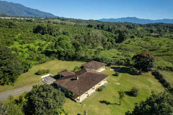 Refined Equestrian Retreat in Potrerillos Rovira