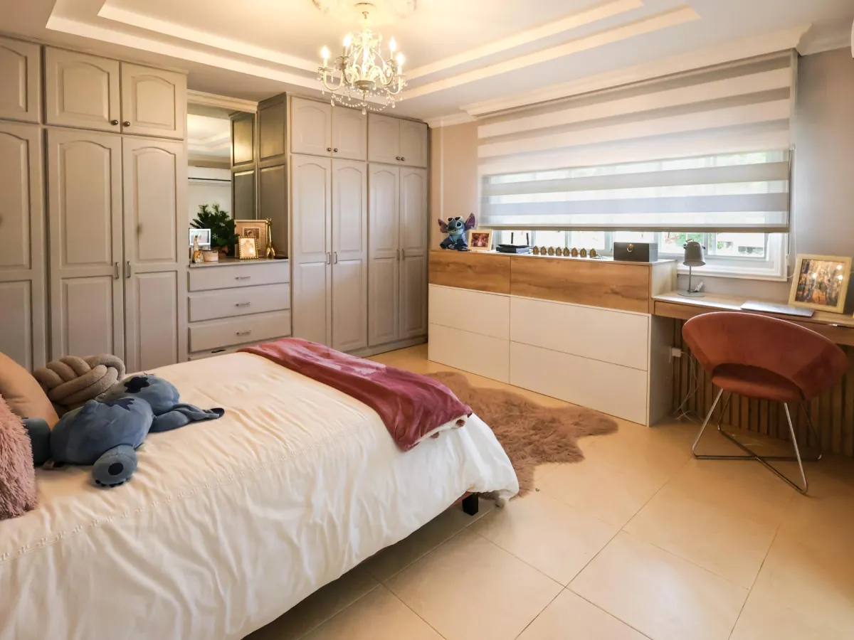 Venta de casa de 2 niveles en Altos de Panamá