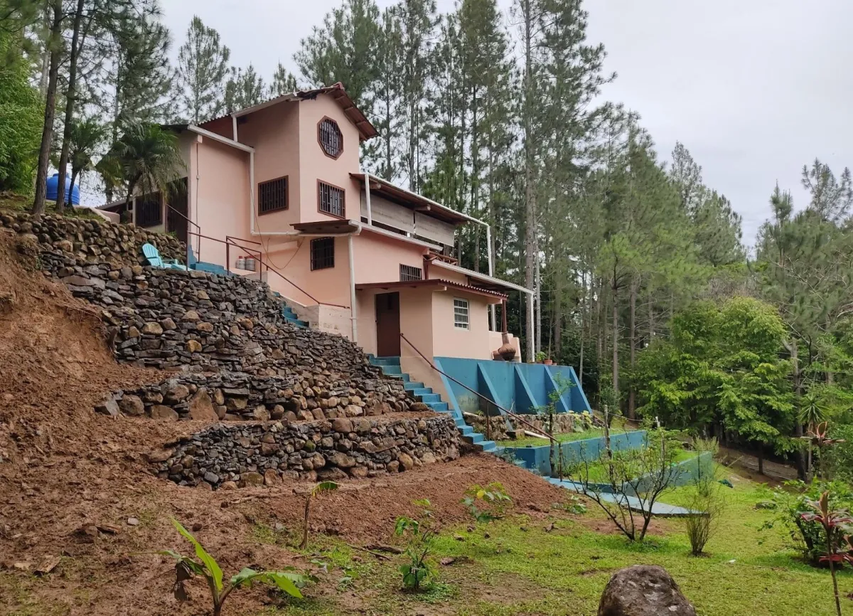 2 Bed Home in Altos Del Maria with Picacho Views