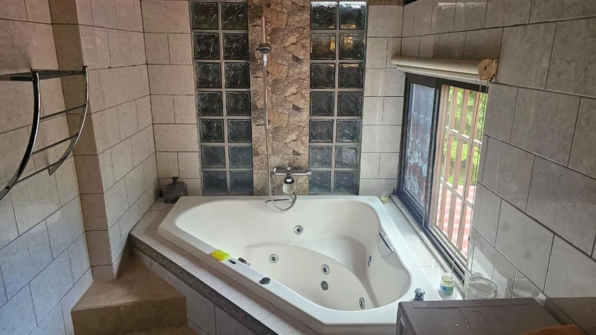 2 Bed Home in Altos Del Maria with Picacho Views